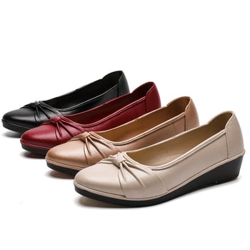 Γυναικεία loafers με τετράγωνη μύτη και φαρδύ τακούνι, PVC επάνω, μεσαίο ύψος τακουνιού 3–5 cm, EVA πάτος