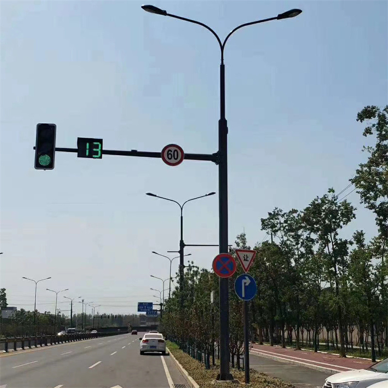 Ολοκληρωμένος στύλος πολλαπλών πόλων για 5G αστικό έξυπνο φωτισμό και κυκλοφορία