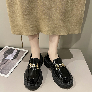 Γυναικείοι loafers σε βρετανικό στυλ, PU δέρμα, παχύ τακούνι 6–8 εκ, slip-on, στρογγυλή μύτη