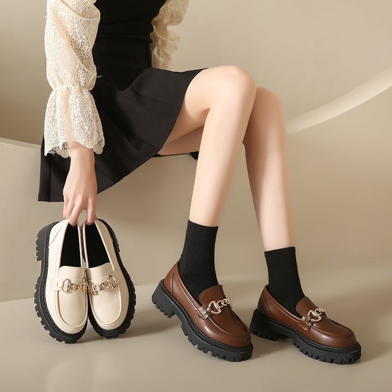 Γυναικείοι loafers σε βρετανικό στυλ, PU δέρμα, παχύ τακούνι 6–8 εκ, slip-on, στρογγυλή μύτη