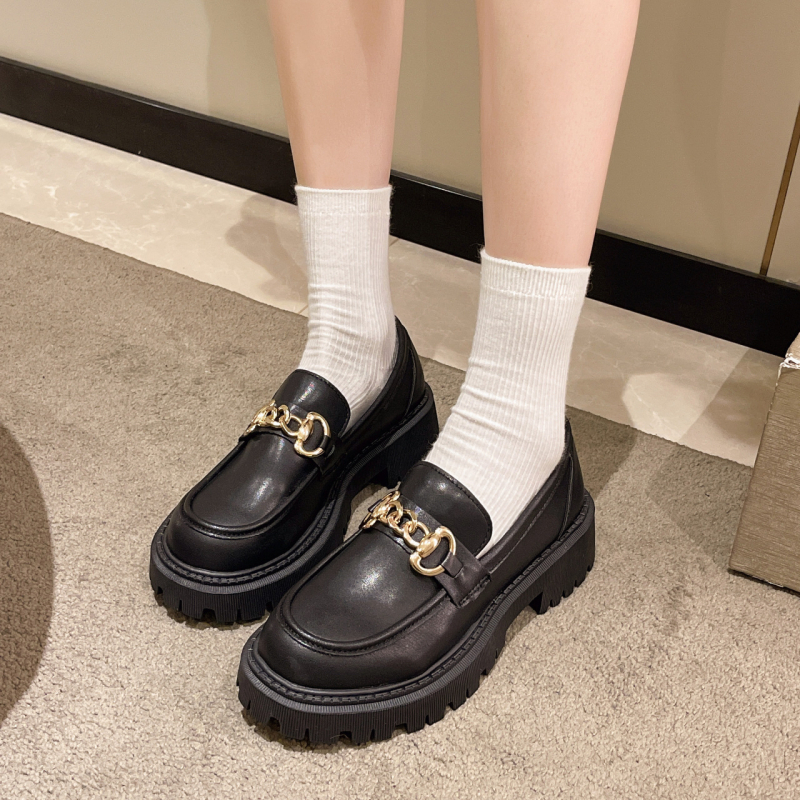 Γυναικείοι loafers σε βρετανικό στυλ, PU δέρμα, παχύ τακούνι 6–8 εκ, slip-on, στρογγυλή μύτη