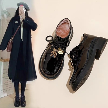 Μαύροι γυναικείοι δερμάτινοι loafers με επένδυση φλίς, βρετανικού στυλ, φαρδιά σόλα, λουρί με αγκράφα, χειμερινό μοντέλο 2025