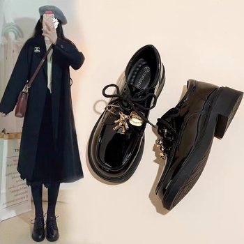 Μαύροι γυναικείοι δερμάτινοι loafers με επένδυση φλίς, βρετανικού στυλ, φαρδιά σόλα, λουρί με αγκράφα, χειμερινό μοντέλο 2025
