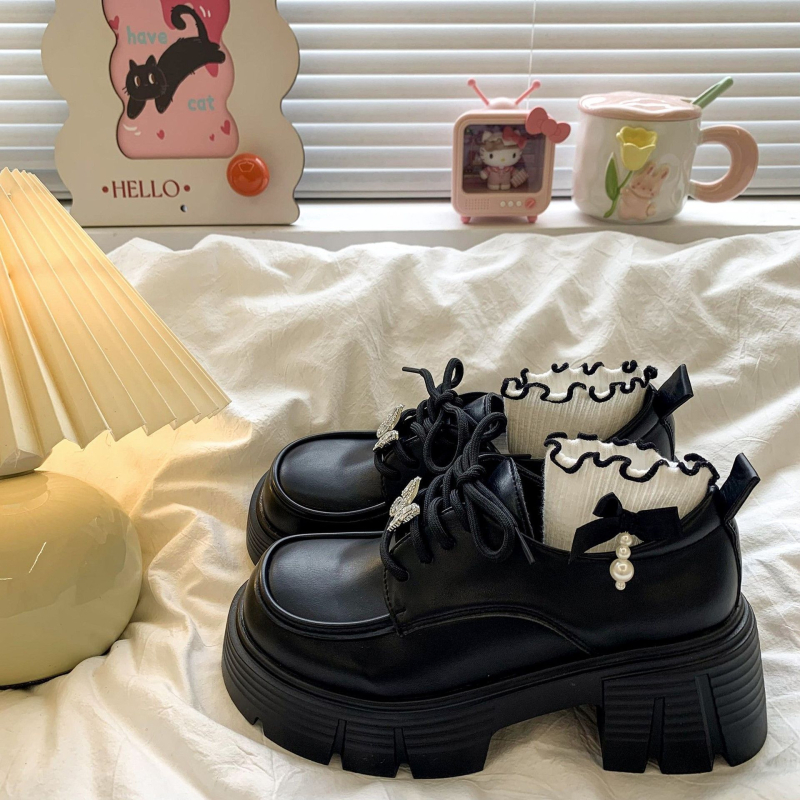 Női brit stílusú vintage loafers, 2025 őszi-téli modell, vastag talpú és chunky magas sarkú, fűzős, bőr cipők