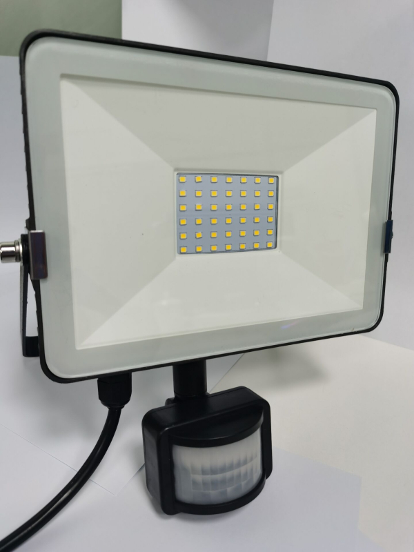 Proiector LED cu senzor de mişcare PIR pentru exterior, carcasă din grafen pentru disiparea căldurii, lampă de perete pentru curte, IP66, 30W, flux luminos 3000 lm, CRI 80, unghi fascicul 120°, 42 LED