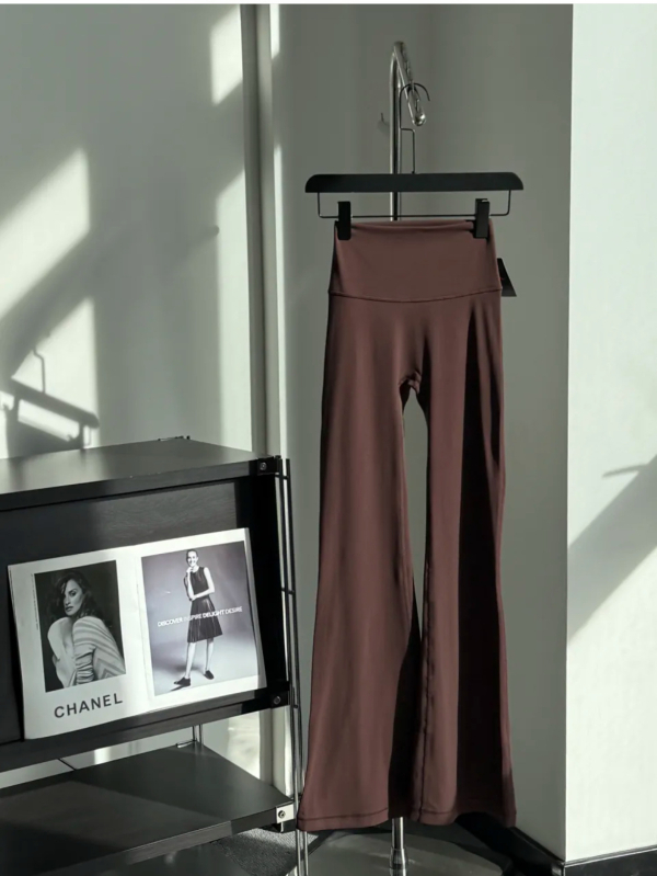 Γυναικείες παντελόνες Lulu Groove bootcut — Ψηλόμεσες, ανύψωση γλουτών, στενές, υπερελαστικές για άθληση και γιόγκα
