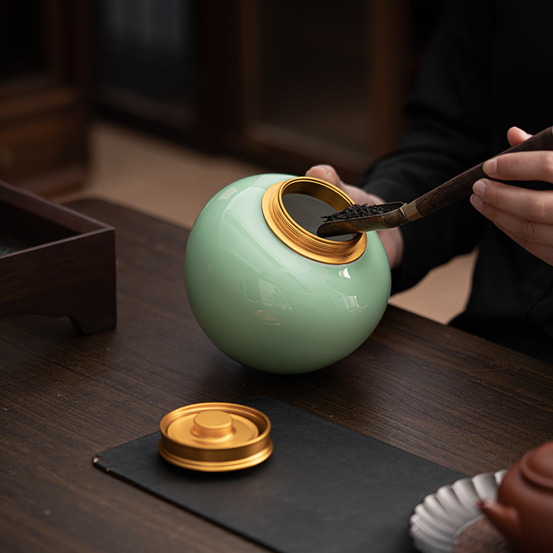 Celadon keramika čajna posuda s metalnim poklopcem, japanski stil, velika zatvorena posuda za čaj; set jedne i dviju posuda u kutiji za poklon s drvenim uzorkom