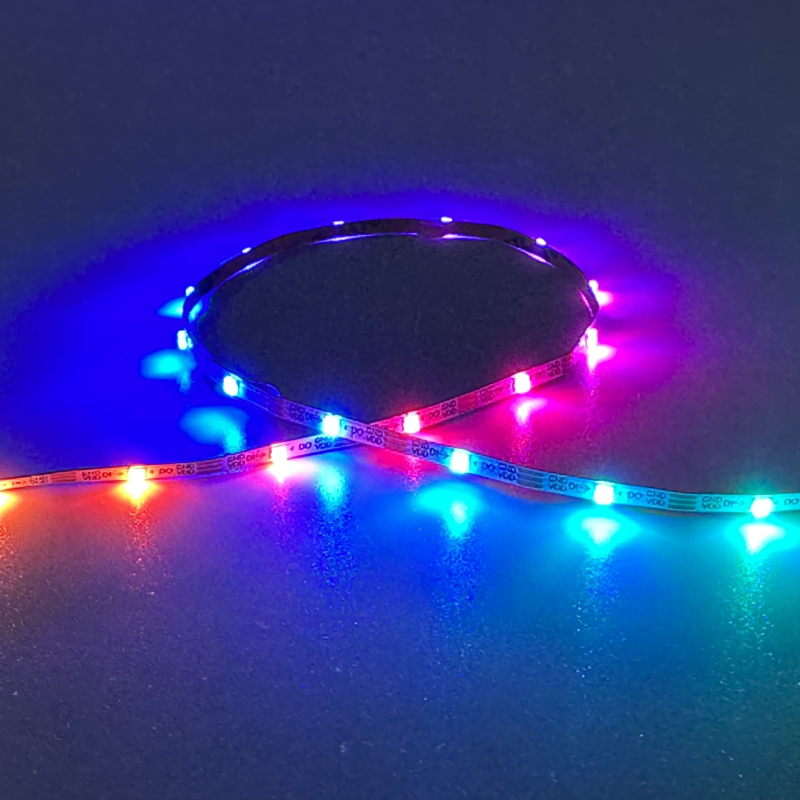 RGB LED лента 5V, 60 светодиода 5050, цветни ефекти и бегуща светлина, дистанционно управление