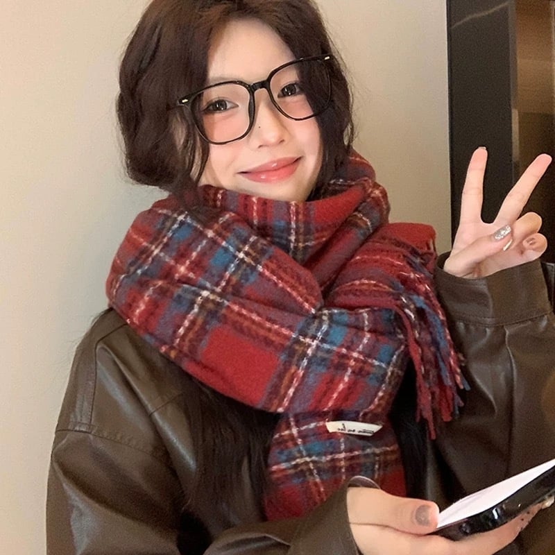 Vianočný šál čierne a ružové farby s červeným káro vzorom, zimný, inšpirovaný kórejským štýlom, unisex, vhodný pre páry aj študentov