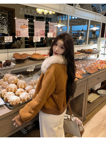 Γυναικείο κοντό παλτό από shearling και μαλλί