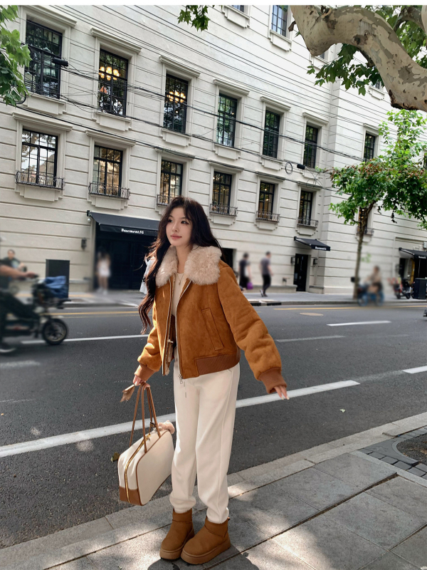 Γυναικείο κοντό παλτό από shearling και μαλλί