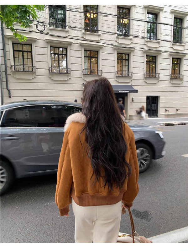 Γυναικείο κοντό παλτό από shearling και μαλλί