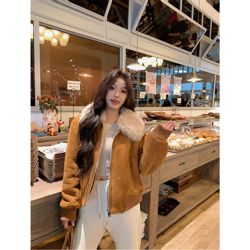 Γυναικείο κοντό παλτό από shearling και μαλλί