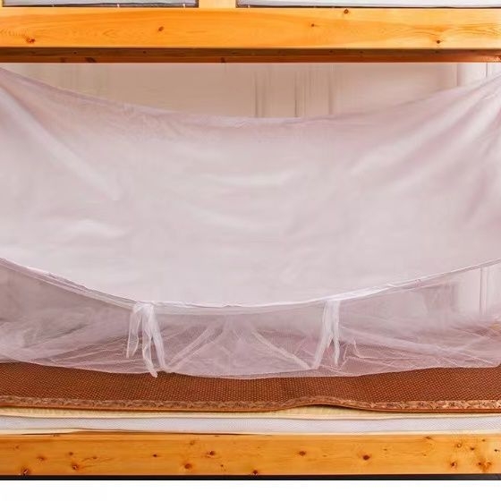 Prachotesná sieť proti komárom pre internát s integrovanou záclonou, vhodná pre poschodovú aj samostatnú posteľ 0.9 m/1.0 m