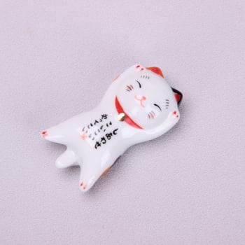 Porcelánový stojan na hůlky a pero s motívom Maneki-neko, viacfarebná glazúra