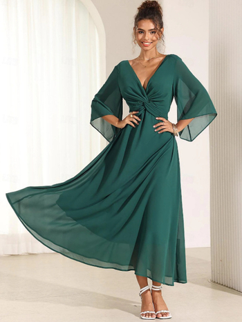Μακρύ φόρεμα chiffon σε μονόχρωμο χρώμα, V-λαιμό, μανίκια τύπου φτερού