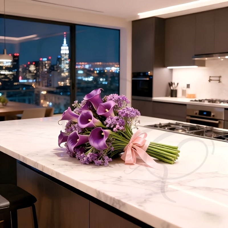 Τεχνητά λουλούδια σε μοβ απόχρωση: Calla Lily και Baby's Breath – μεικτή σύνθεση
