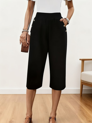 Čierne dámske cropped nohavice s dekoratívnou sponou – casual štýl, vysoký pás, tkaná látka