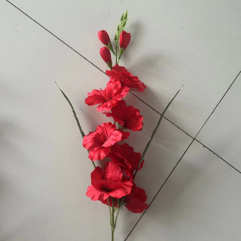 Umelá Calla Lily, dekoratívna rastlina do domova a obývačky