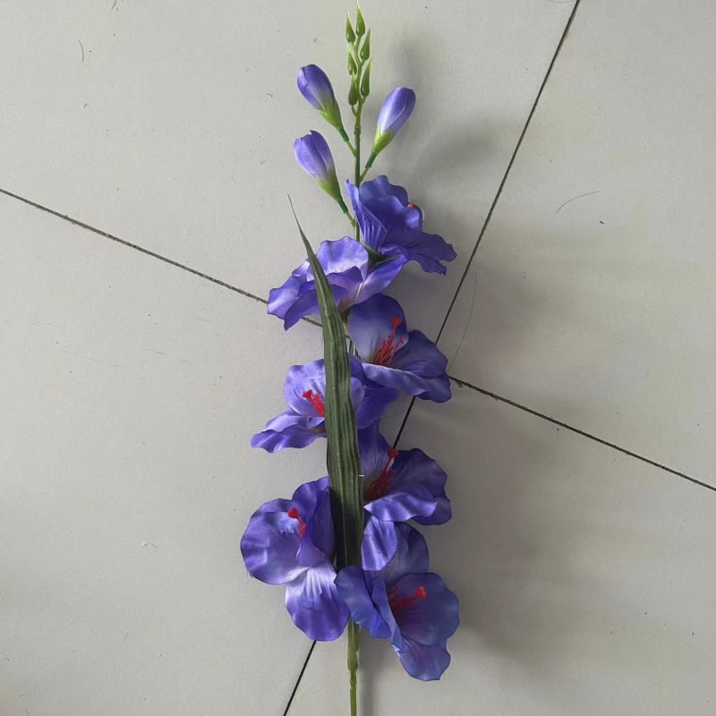 Umelá Calla Lily, dekoratívna rastlina do domova a obývačky