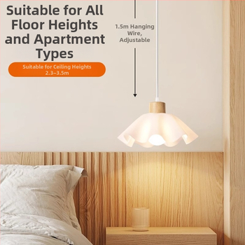 Krém színű, faanyagból készült csillár, modern minimalista stílus, petal alakú forma, egyfejű