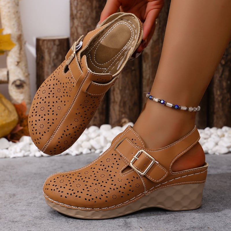 Női zárt orrú, vastag talpú szandál, hátul nyitott, 6-8 cm-es sarok, retro nyári stílus, kényelmes