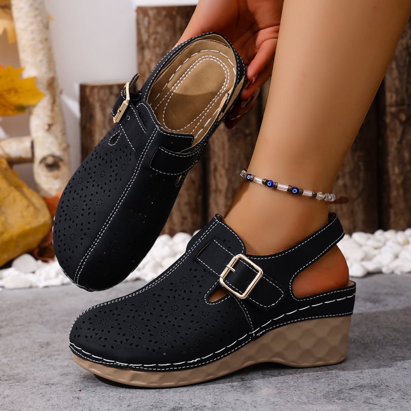 Női zárt orrú, vastag talpú szandál, hátul nyitott, 6-8 cm-es sarok, retro nyári stílus, kényelmes