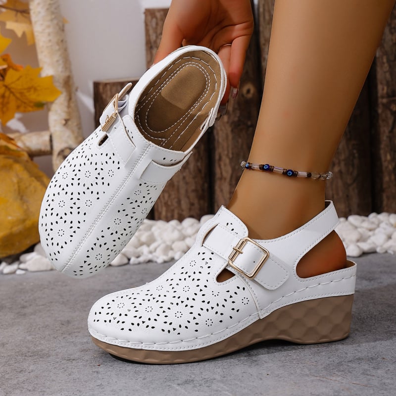 Női zárt orrú, vastag talpú szandál, hátul nyitott, 6-8 cm-es sarok, retro nyári stílus, kényelmes