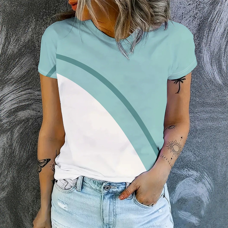 Κοντομάνικο T-shirt με εκτύπωση λουλουδιών σε μπλε και μωβ, μοντέρνο στυλ δάσους, άνετο και ευέλικτο