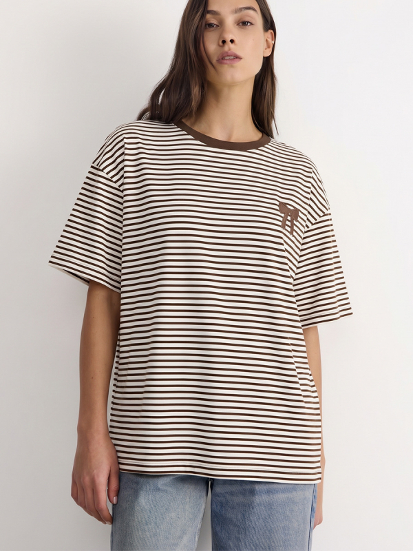 Γυναικείο T‑shirt με ρίγες, χαλαρή γραμμή, μανίκια μεσαίου μήκους, στρογγυλός λαιμός, oversize, καλοκαίρι 2026