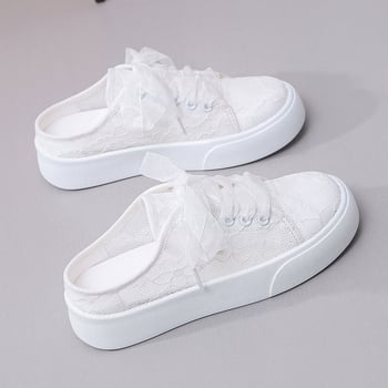 Fehér női cipő csipkés hálós szerkezettel, légáteresztő, hátul nyitott slip-on, nyár, vastag talp, mindennapi zárt orrú