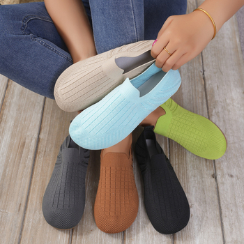 Γυναικείες slip-on με στρογγυλή μύτη, μονόχρωμες, φλατ σόλα, Plus Size, άνοιξη-καλοκαίρι 2025
