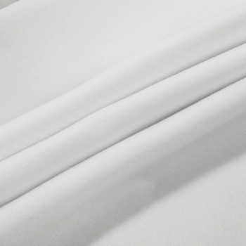 Fekete-fehér pillangó mintás kapucnis pulóver, minimalistikus és elegáns