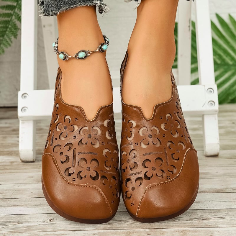 Női lyukacsos cipő, lapos talpú, retro stílus, kerek orr, etnikus dizájn, alacsony felső, slip-on