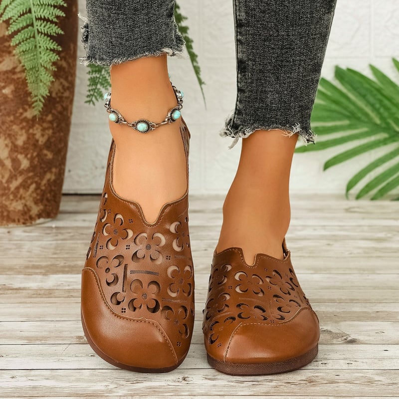 Női lyukacsos cipő, lapos talpú, retro stílus, kerek orr, etnikus dizájn, alacsony felső, slip-on