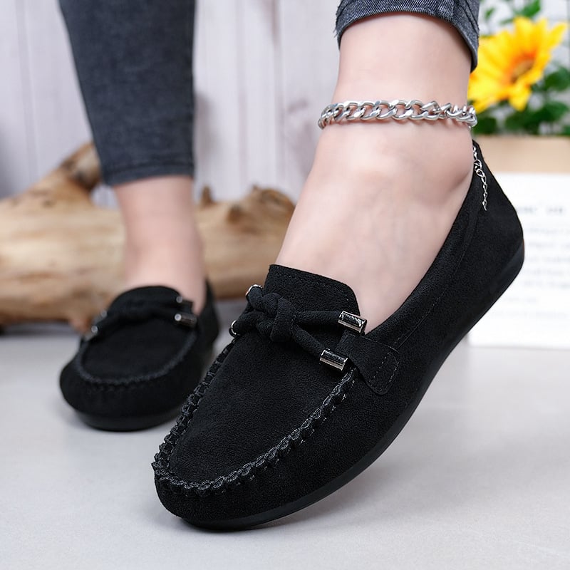 Női slip-on mokaszín fekete velúrból, puha talpú, csúszásmentes, mindennapi visehez