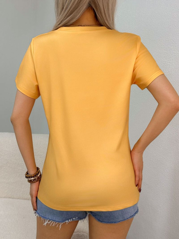 Μπλούζα Τ με εκτύπωση μέλισσας, ύφασμα milk silk, κοντό μανίκι, στρογγυλός λαιμός, φρέσκια άνοιξη 2026