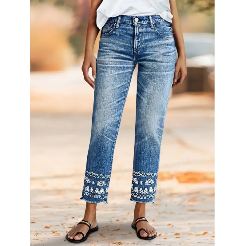 Hímzett farmernadrág, egyenes szabású, magas derék, elasztikus, koptatott denim, etnikus hímzés, casual minimalista