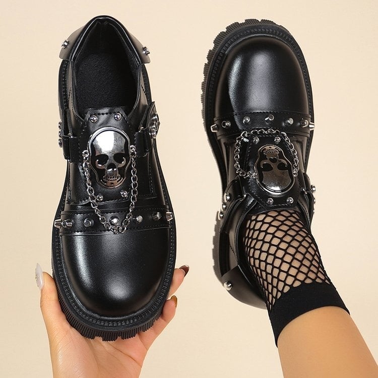 2026 proljetne kožne cipele s zakovnicama i lubanjom, lanac, unisex, niski gornji dio, okrugla nosnica, debeli pet 3-5 cm, PU gornji dio, slip-on