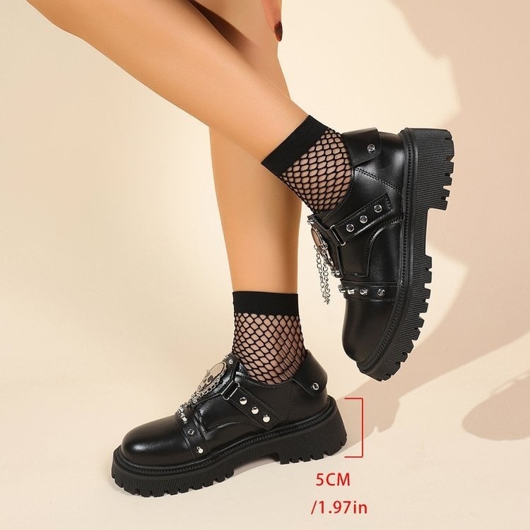 2026 proljetne kožne cipele s zakovnicama i lubanjom, lanac, unisex, niski gornji dio, okrugla nosnica, debeli pet 3-5 cm, PU gornji dio, slip-on