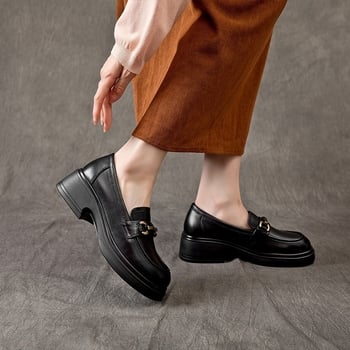 1956256 Női bőrből készült loafer cipő, fekete, lapos talpú, kényelmes puha talppal, munkához (tavasz–ősz)