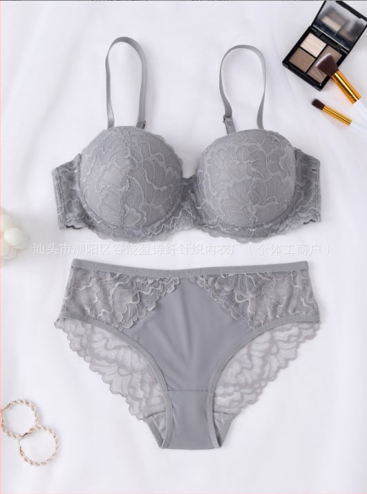 Set de sutiene și chiloți, confortabil, cupe nemodelate, push-up, din nylon cu căptușeală elastan