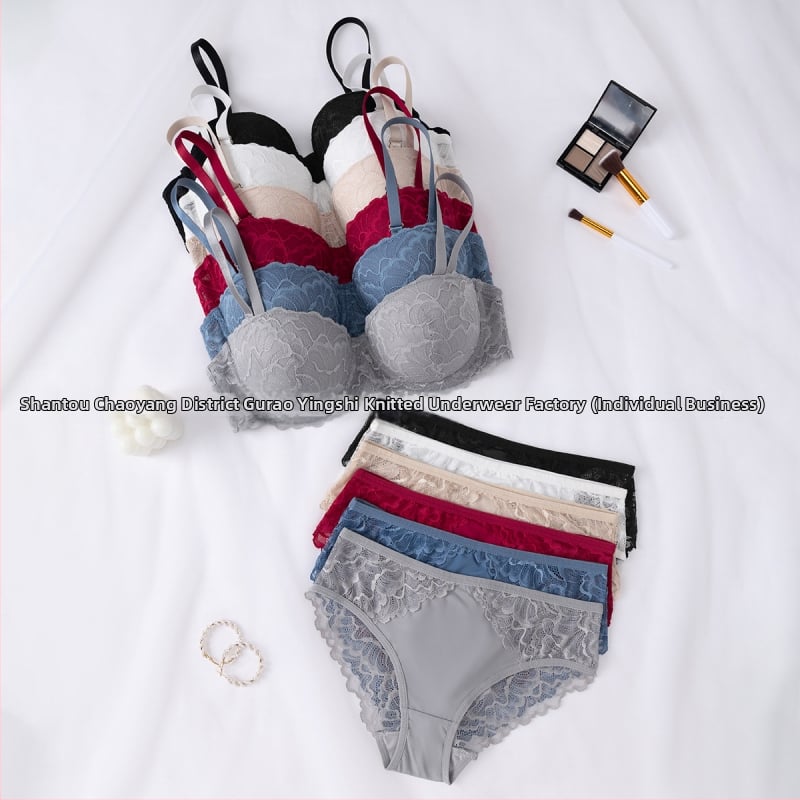 Set de sutiene și chiloți, confortabil, cupe nemodelate, push-up, din nylon cu căptușeală elastan