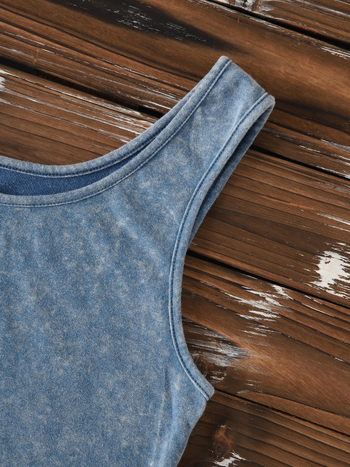 62% bavlna, 38% polyester Dámske voľnočasové tielko bez rukávov s potlačou snehových vločiek a nápisom New York