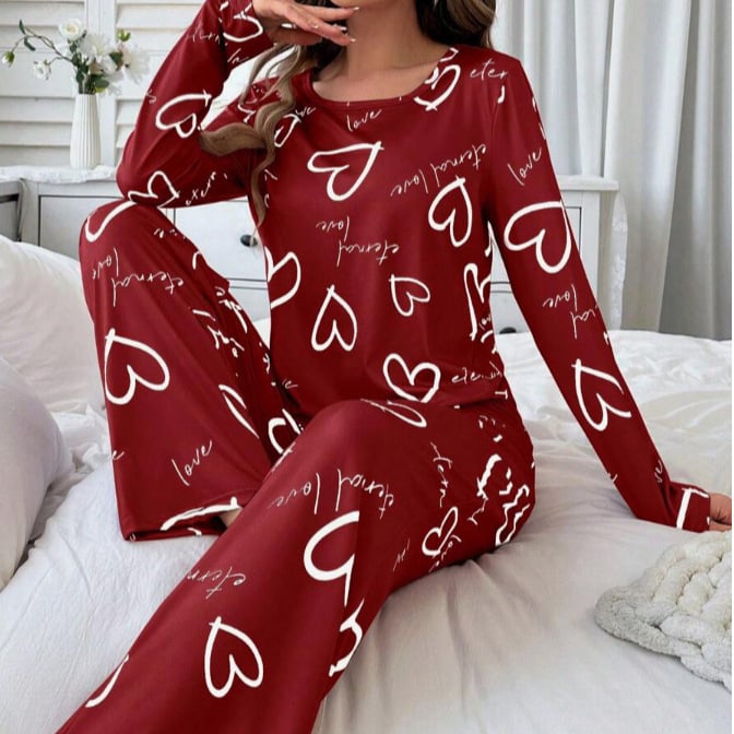 Set de pijamale pentru femei cu imprimeu inimă — top cu mânecă lungă și pantaloni lungi, confortabil pentru casă
