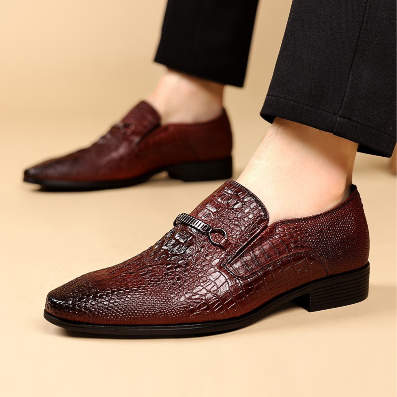 Liqiang 4008 pantofi loafers bărbați cu model de șarpe în relief, vârf ascuțit, slip-on cu cataramă
