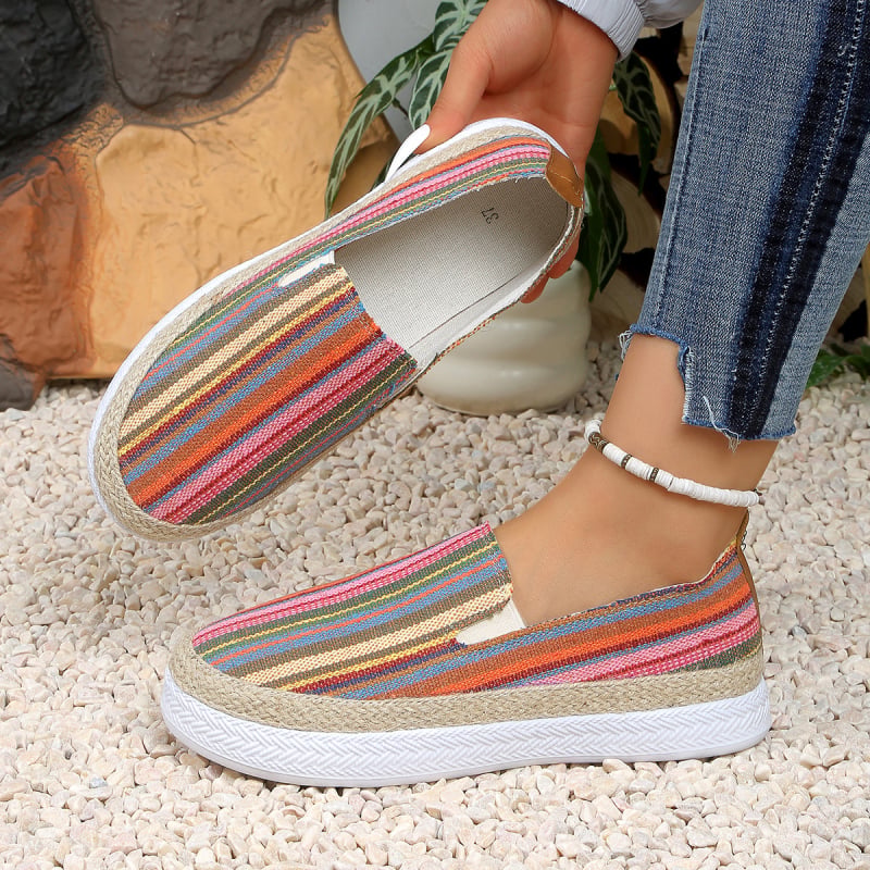 Szalmás talpú halászcipő, légáteresztő slip-on, szivárvány csíkokkal