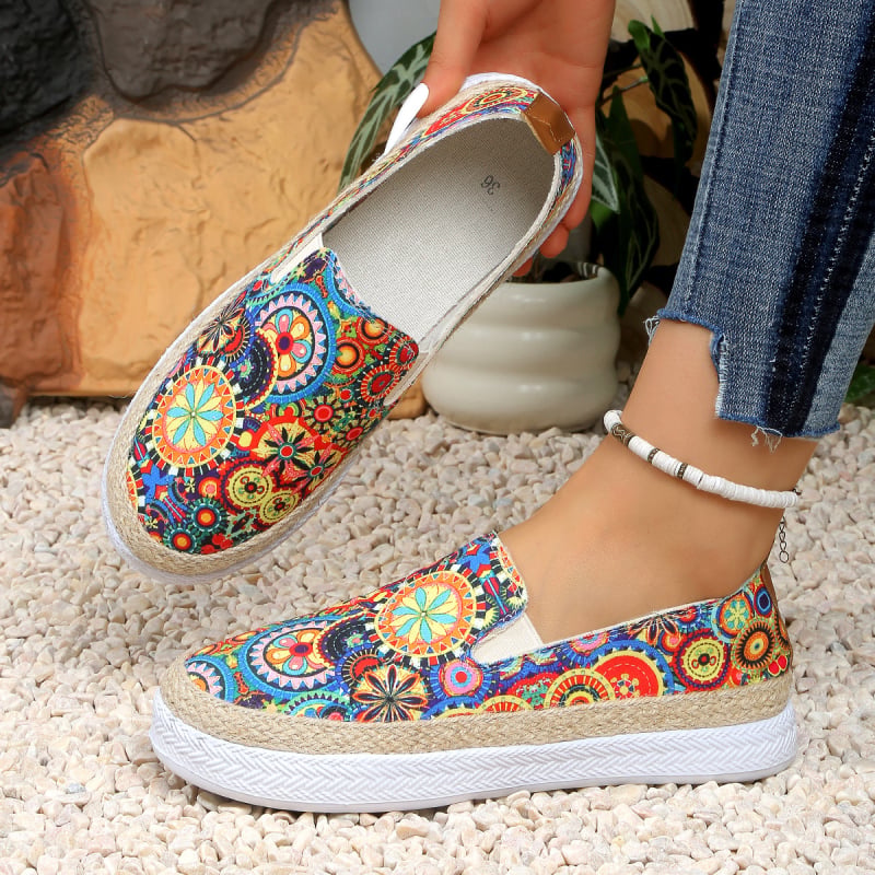 Szalmás talpú halászcipő, légáteresztő slip-on, szivárvány csíkokkal
