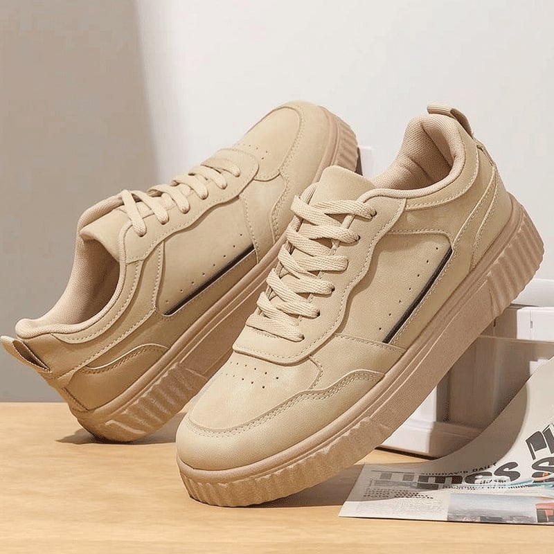 Férfi alacsony talpú gördeszkás cipő vastag talppal a magasság növelésére, divatos és sokoldalú mindennapi sneaker, retro utazó cipő