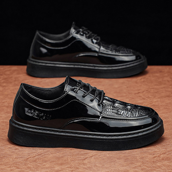 Pantofi casual din piele pentru bărbați, respirabili și comozi, design simplu și modern, glezna joasă, talpă groasă, PU partea superioară, PVC talpă, model gravat în formă de aripă
